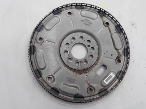  Clutch flywheel 