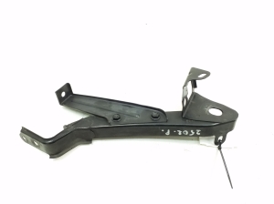 TOYOTA Corola Verso R1 (2004–2009) Esiraami keskosa lukust allapoole 532080F020 - 2