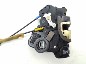 TOYOTA Corola Verso R1 (2004–2009) Front door lock 6904002152 - 2