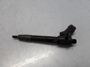  Fuel injector 