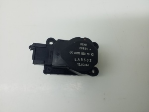   Heater flap actuator  - A2038201642 