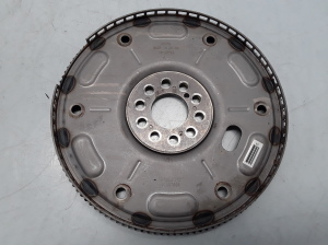  Clutch flywheel 