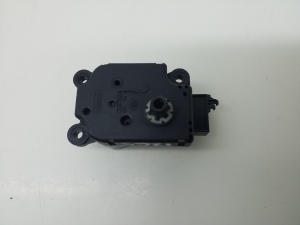 Mercedes Benz C-Class 203 (2000–2007) Salongi soojenduse klapi mootor A2038201642 - 2