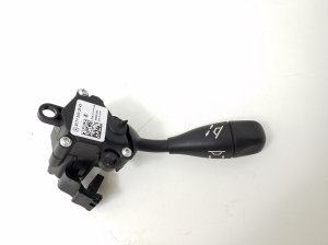   Steering wheel adjustment switch 