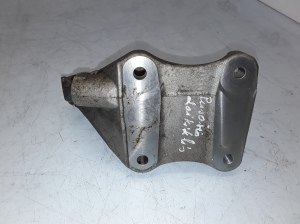  Front axle bracket 