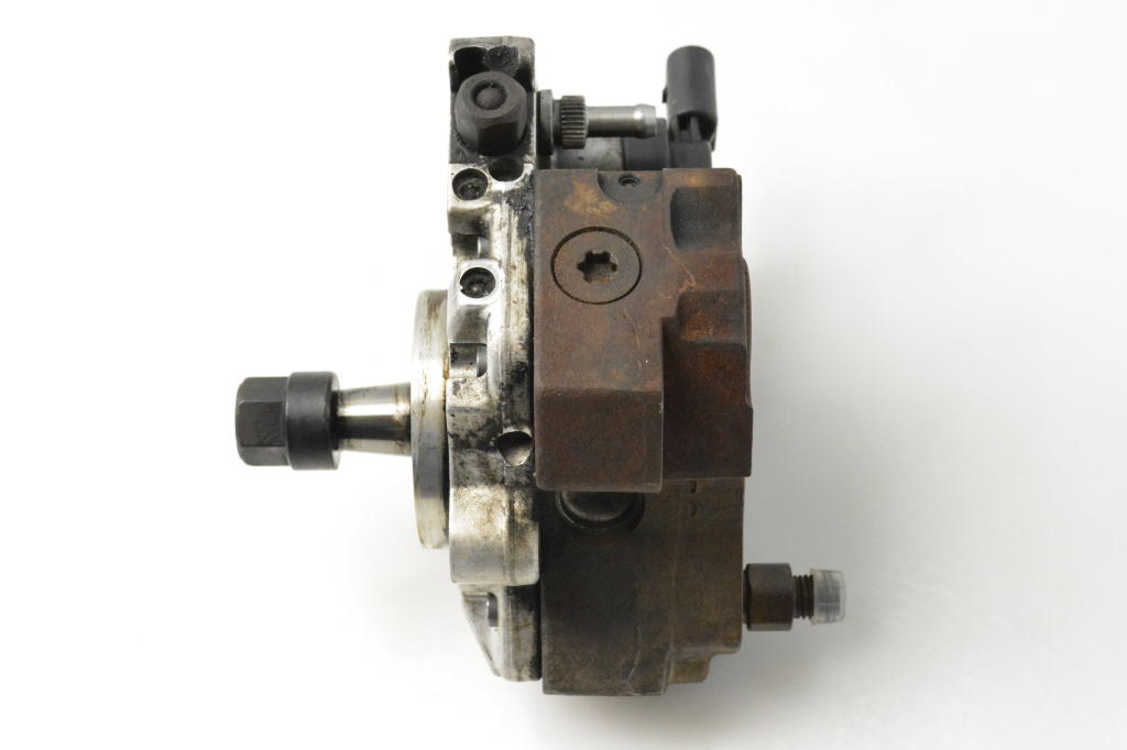 Used BMW X3 Fuel pump 7788670