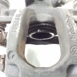 Mercedes Benz V-Class 447 (2014–2026) Rear brake caliper A4474200683 - 3