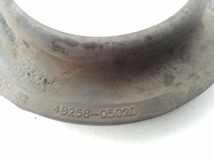 TOYOTA Auris E18 (2012–2018) Rear spring support 4825805020 - 2