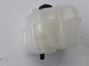  Tank for coolant 