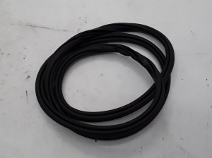  Rear side door sealing rubber 