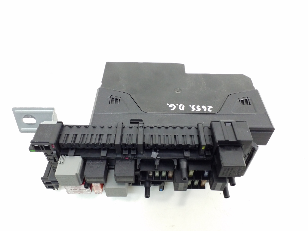 MERCEDES-BENZ GLK-Class X204 (2008-2015) Fuse box A2049001402,A2049005301,A2049061005,A2049009101,A2049004203 20379646