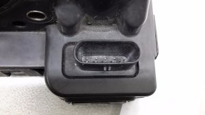 Mercedes Benz E-Class W212 (2009–2015) Gaasiklapp A6510900170 - 4