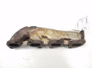  Exhaust manifold 