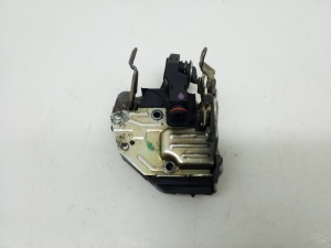 Mercedes Benz E-Class W124 (1985–1995) Front door lock A1247200435 - 3