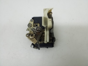 Mercedes Benz E-Class W124 (1985–1995) Tagumise külgukse lukk A1247300235 - 2