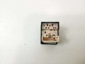 TOYOTA Yaris (2011–2020) Mirror control switch 848700F010 - 2