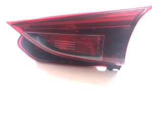 Mazda 3 (2013–2018) Kofferraumdeckel-Rückleuchte und ihre Teile B450-513F0 - 2