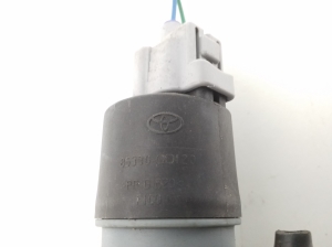 TOYOTA Yaris (2011–2020) Front windshield washer pump 853300D120 - 2