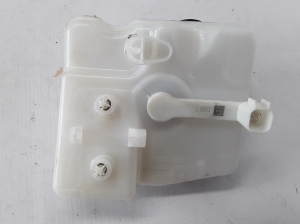  Brake fluid reservoir 