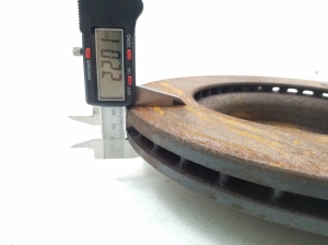 TOYOTA Yaris (2011–2020) Front brake disc 435120D060 - 4
