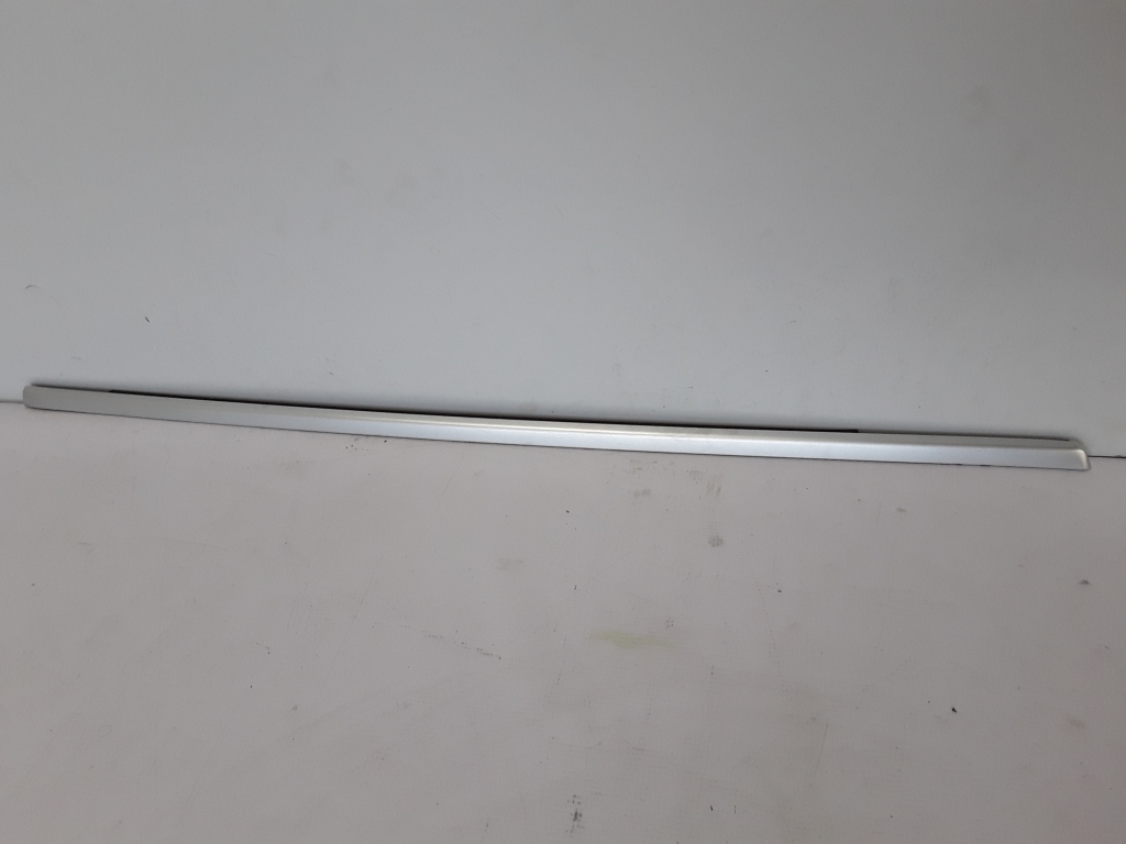 Used VOLVO XC60 Rear side door strip to glass outer 31371113