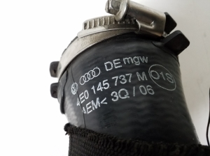 AUDI A8 D3 (2002–2010) Vahejahuti voolik 4E0145737M - 2