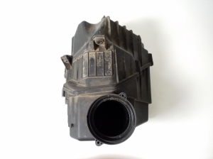 AUDI A8 D3 (2002–2010) Luftfiltergehäuse 059133823E - 4