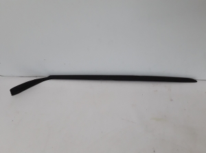 Used VOLVO S90 Windscreen strut outer 31469400