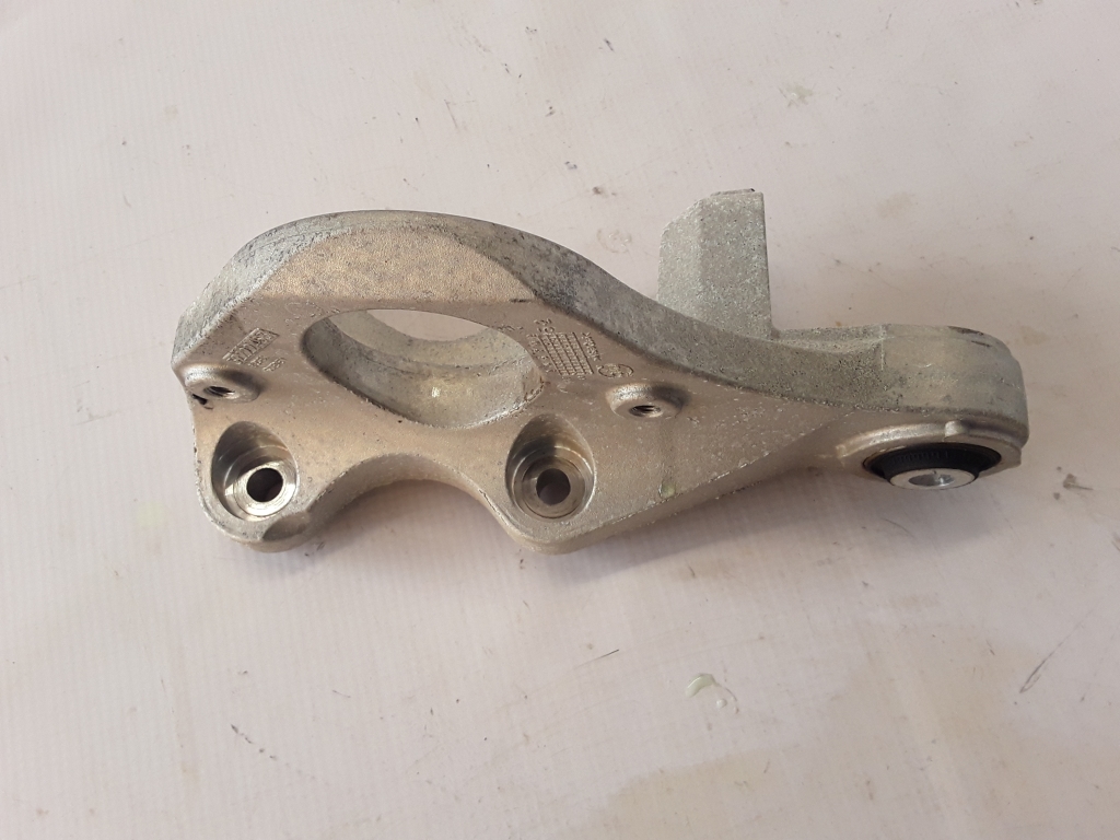 VOLVO XC60 Axle Bracket 32222463