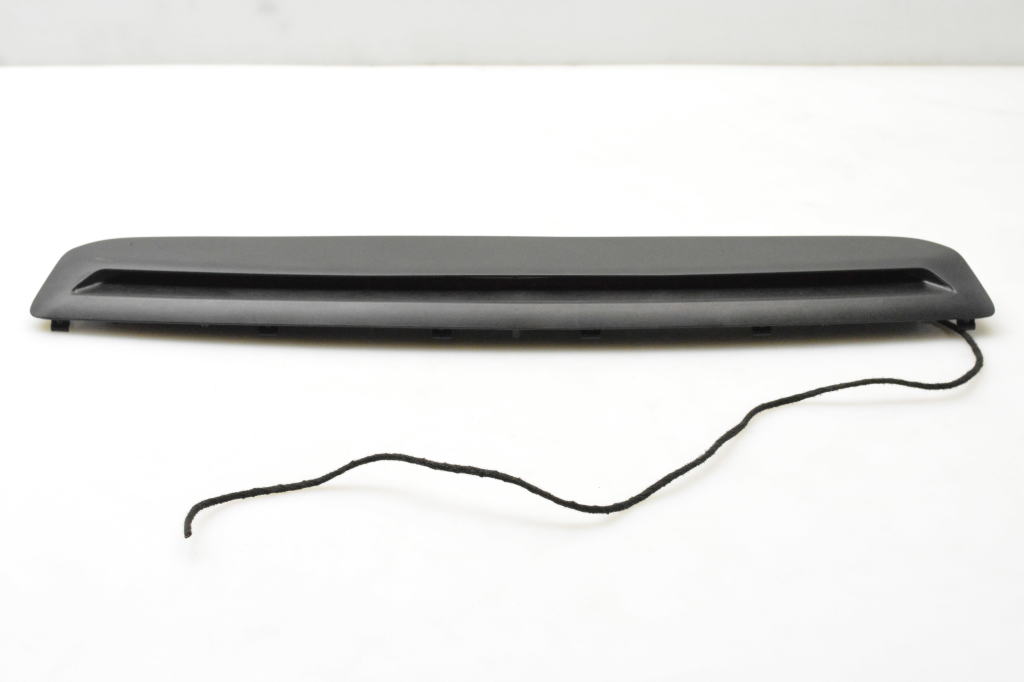 Mercedes Benz C-Class 205 (2014–2021) Täiendav pidurituli A2058200260 Mercedes Benz C-Class 205 (2014–2021) Täiendav pidurituli A2058200260
