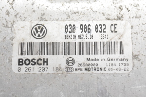 Volkswagen Polo IV (2001–2009) Motorsteuergerät 030906032CE - 4