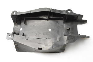Mercedes Benz C-Class 205 (2014–2021) Muu kaitse A213320400 - 3