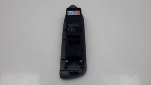Mitsubishi Evolution VIII (2003–2005) Fensterheberschalter vorne MR587877 - 2