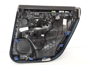 VOLVO V90 (2016–2026) Tagumise küljeukse polster 39837459 - 3