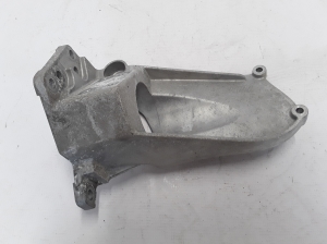 Muffler bracket - 31370633