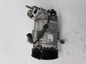  Air conditioner compressor 