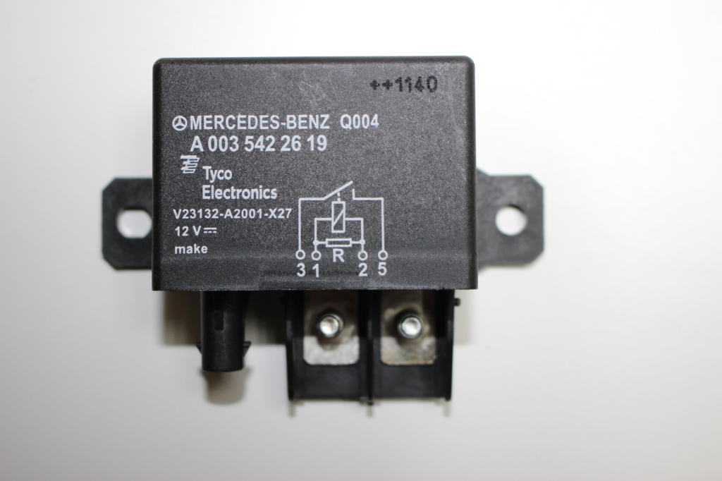 MERCEDES-BENZ C-Class W204/S204/C204 (2004-2015) Relays A0035422619 21592736