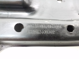 Mercedes Benz GLK-Class 204 (2008–2015) Support de boîte de vitesses A2042400302 - 2