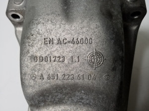  Engine holder 