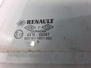 RENAULT Clio IV (2012–2019) Aizmugurējo sānu durvju stikls 823018786R - 3