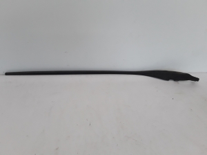  Windscreen strut outer 