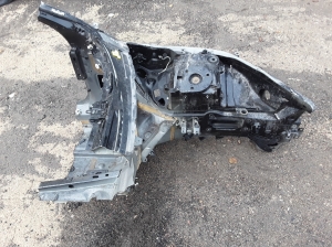 VOLVO V90 (2016–2026) Front outrigger 32216504 - 2