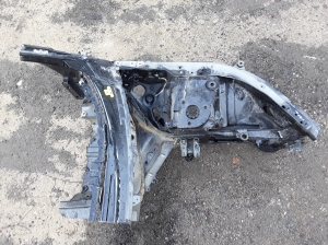 VOLVO V90 (2016–2026) Front outrigger 32216504 - 3