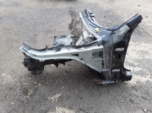 VOLVO V90 (2016–2026) Front outrigger 32216504 - 4
