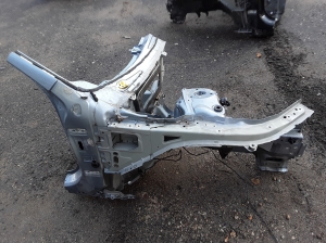 VOLVO V90 (2016–2026) Front outrigger 32216505 - 4