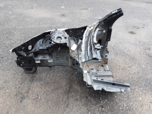VOLVO V90 (2016–2026) Front outrigger 32216505 - 4