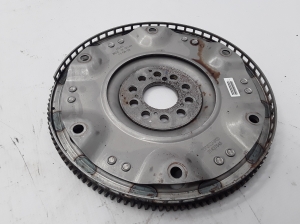  Clutch flywheel 