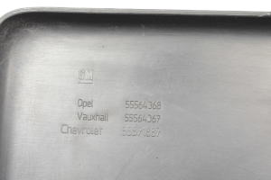 Opel Astra J (2009–2017) Mootori ilukate 55564367 - 2