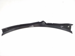   Wiper cowl trim panel  - 8R1819403 