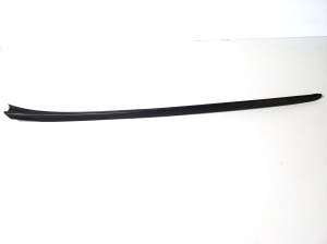   Windscreen strut outer 